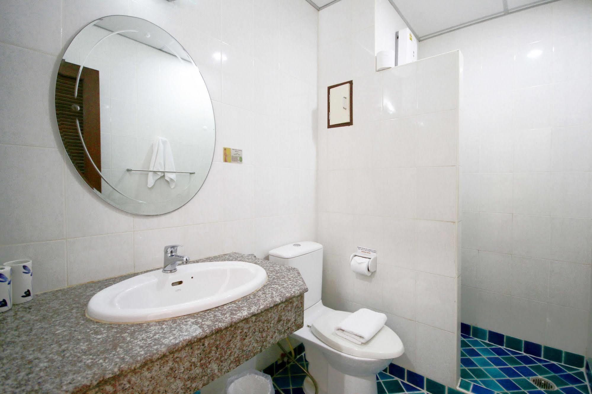Orange Hotel Patong Kültér fotó